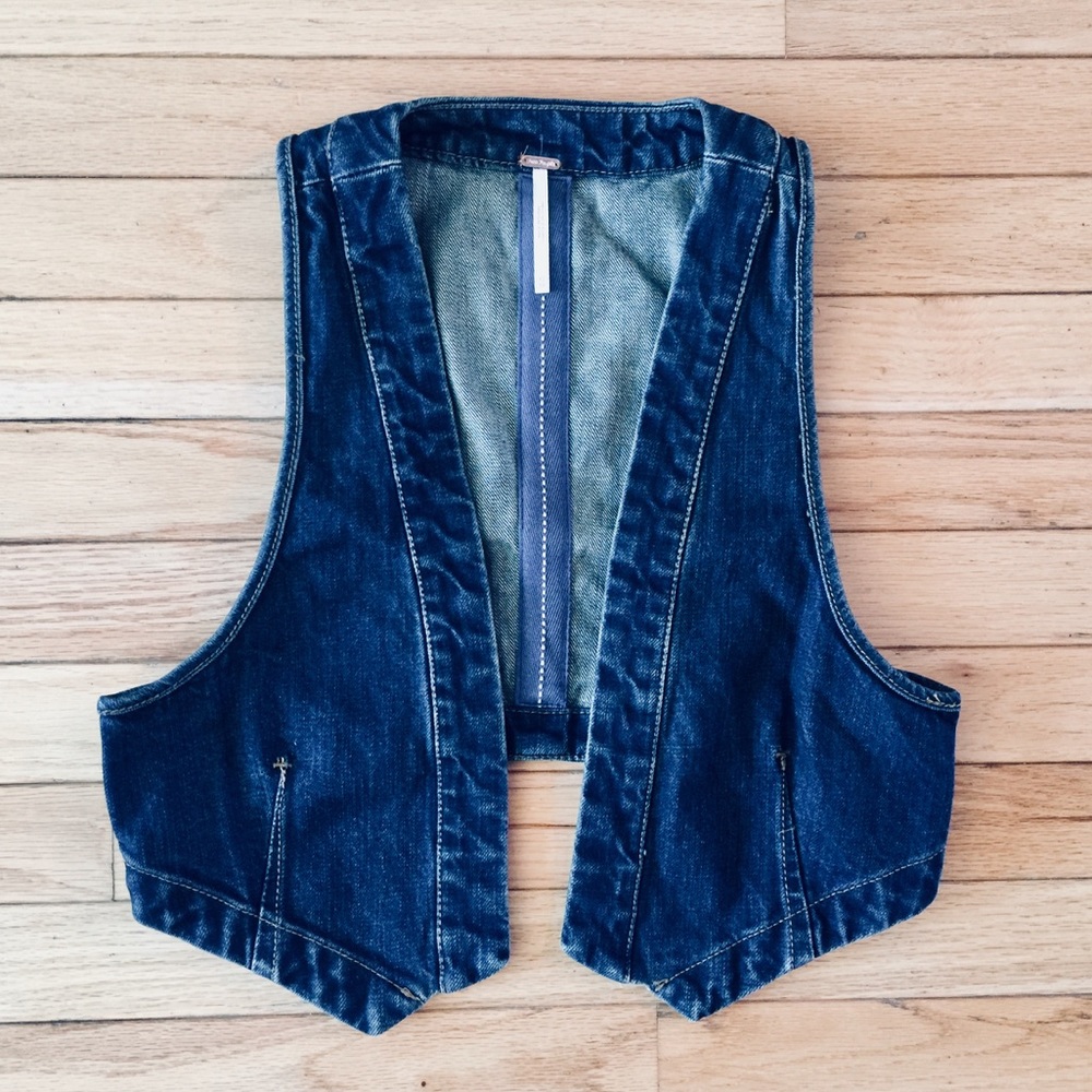 FREE PEOPLE ( XS ) DENIM HIPSTER VEST $98
